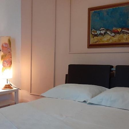 Apartment Andreja Сен Екстериор снимка
