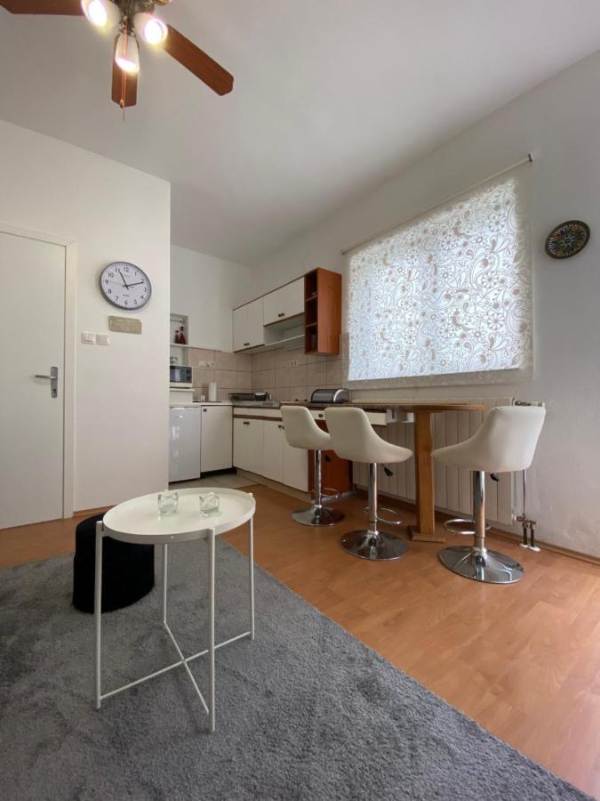 Apartment Andreja Сен Екстериор снимка