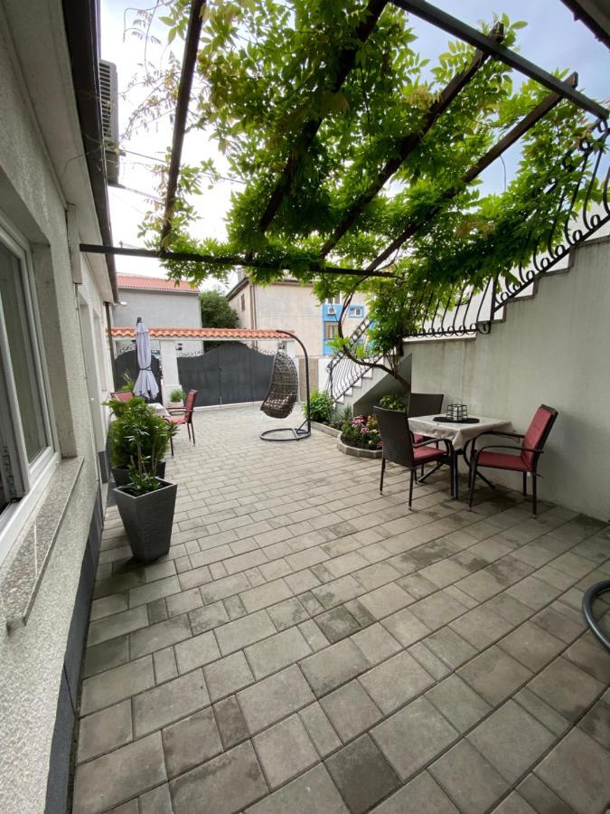 Apartment Andreja Сен Екстериор снимка