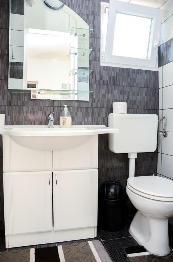 Apartment Andreja Сен Екстериор снимка